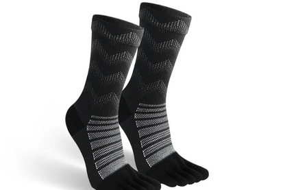 High-cut toe socks